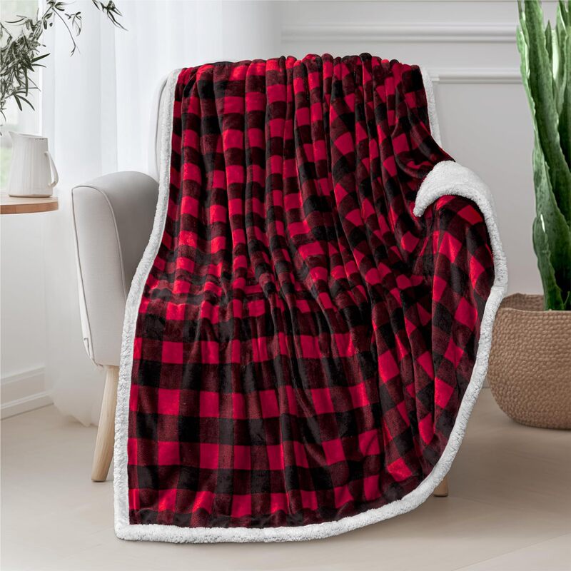Cross-Border Checkerboard Red and Black Double-Layer Flannel Lamb Fleece Blanket, Skin-Friendly Holiday Gift Blanket, Single Piece for Winter Warmth