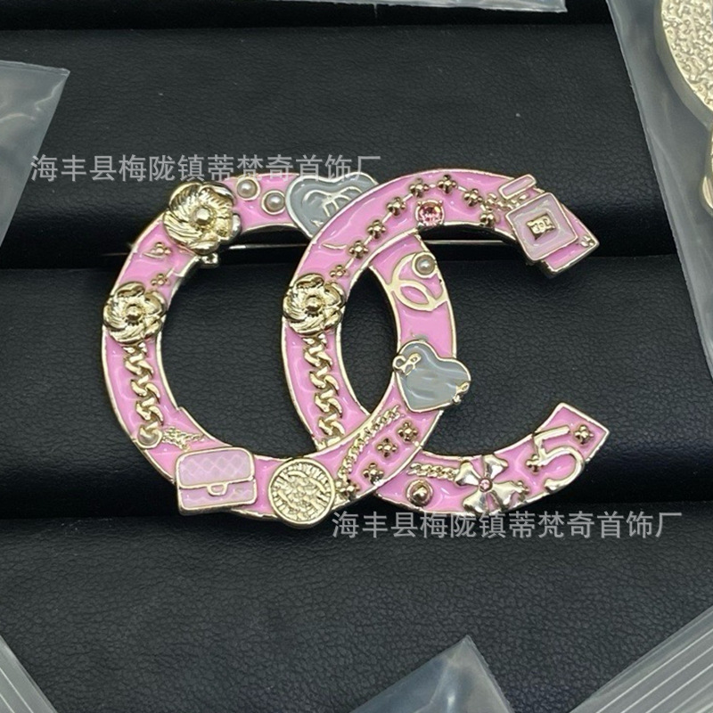 25C New Double C Brooch for Women, Enamel Light Luxury Leather Pearl Heart Small Chanel-Style Tassel Versatile Chanel Grandma Brooch