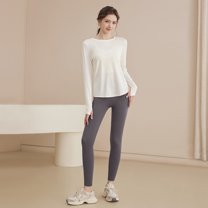 Top branco + calça roxa cinza / S