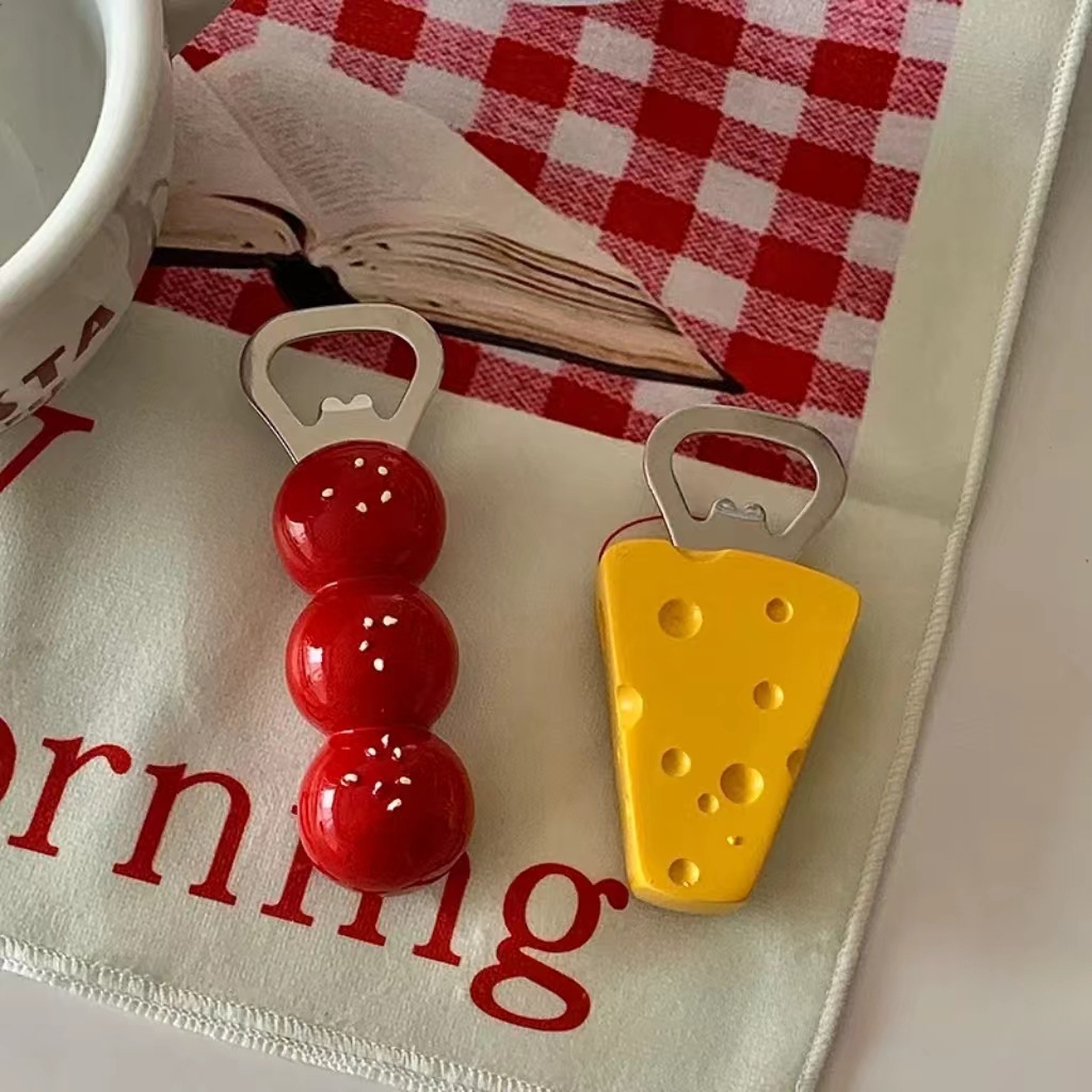 Nuevo queso adorable accesorios de simulación refrigerador apertado abierto de botellas de absorción creativa casera tapa de botella destornillador artefacto de apertura