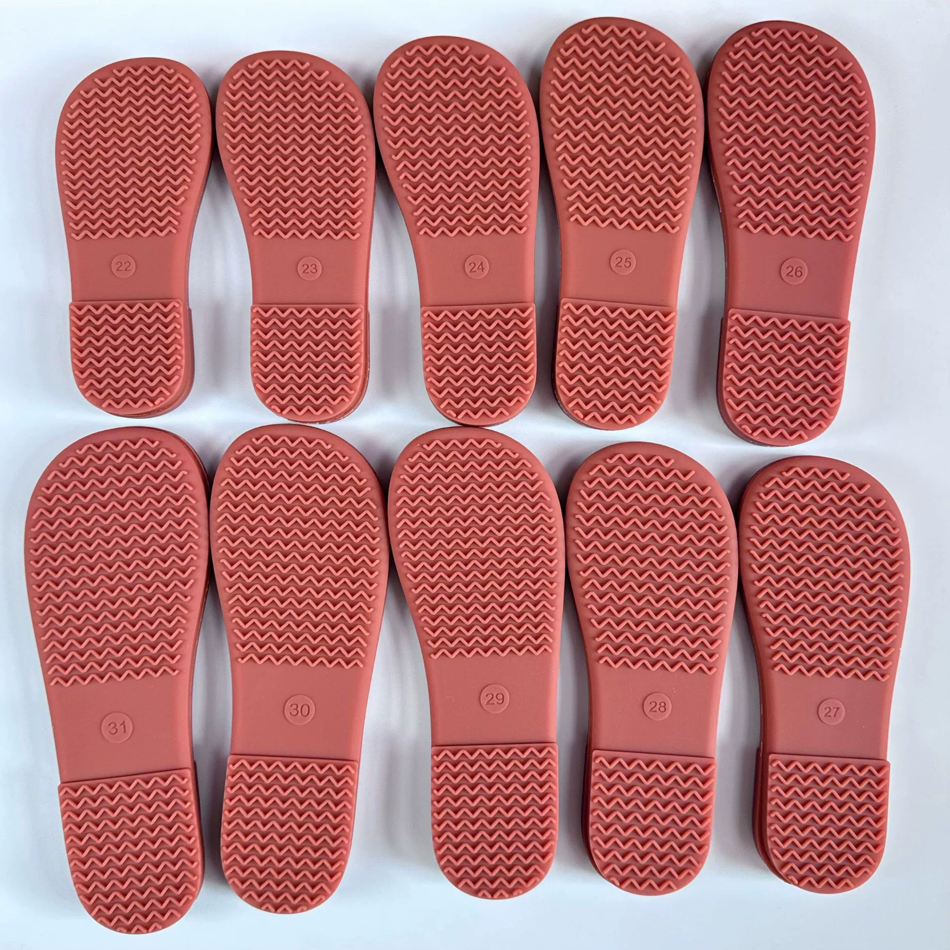 Индивидуальная обработка ПВХ мягких резиновых подошв для детской обуви, износостойких, противоскользящих, мягких резиновых стелек для детей и малышей из ПВХ.