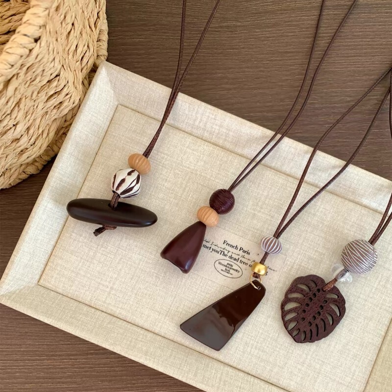 New Chinese-style long necklace for women, featuring a luxurious and elegant design, perfect for autumn and winter, and a unique, niche accessory to complement sweaters New Chinese-style long necklace for women, featuring a luxurious and elegant design, perfect for autumn and winter, and a unique, niche accessory to complement sweaters