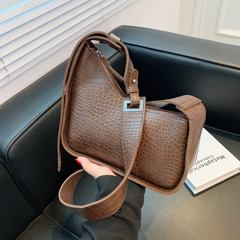 Borsa a spalla donna a sella trendy elegante di grande capienza_voghion.com