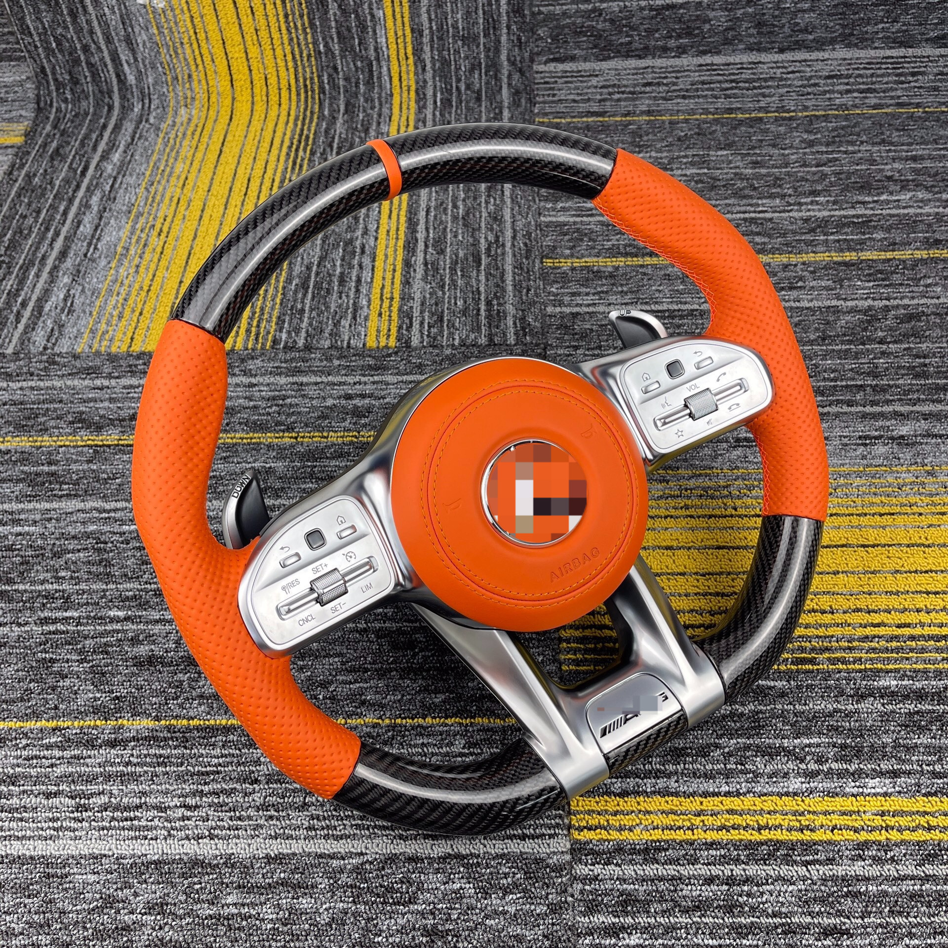 Suitable for Mercedes-Benz 809AMG steering wheel ABCEGRSV series, upgrade and modification of the old model to the new carbon fiber orange leather version