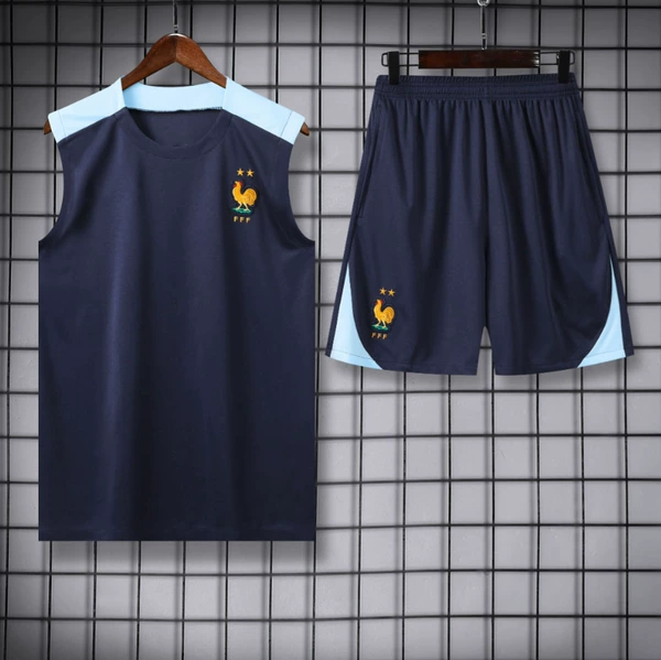 24-25 French training clothes 1