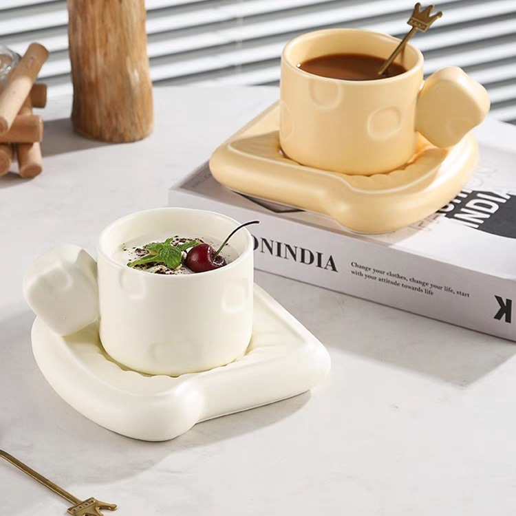 Hermosa taza creativa taza Linda taza de café de cerámica ins taza de agua plato femenino de alto aspecto regalo de cumpleaños