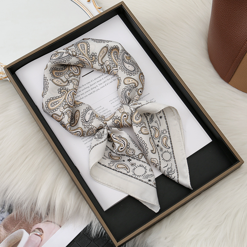 Transfronterizo de primavera y otoño moda elegante 70 bufanda de seda de imitación flor de anacardo de seis colores bufanda de protección solar bufanda cuadrada de cuello femenino al por mayor