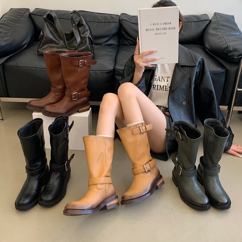European and American vintage distressed leather buckle Martin boots for women, autumn and winter mid-calf biker boots with chunky heels European and American vintage distressed leather buckle Martin boots for women, autumn and winter mid-calf biker boots with chunky heels