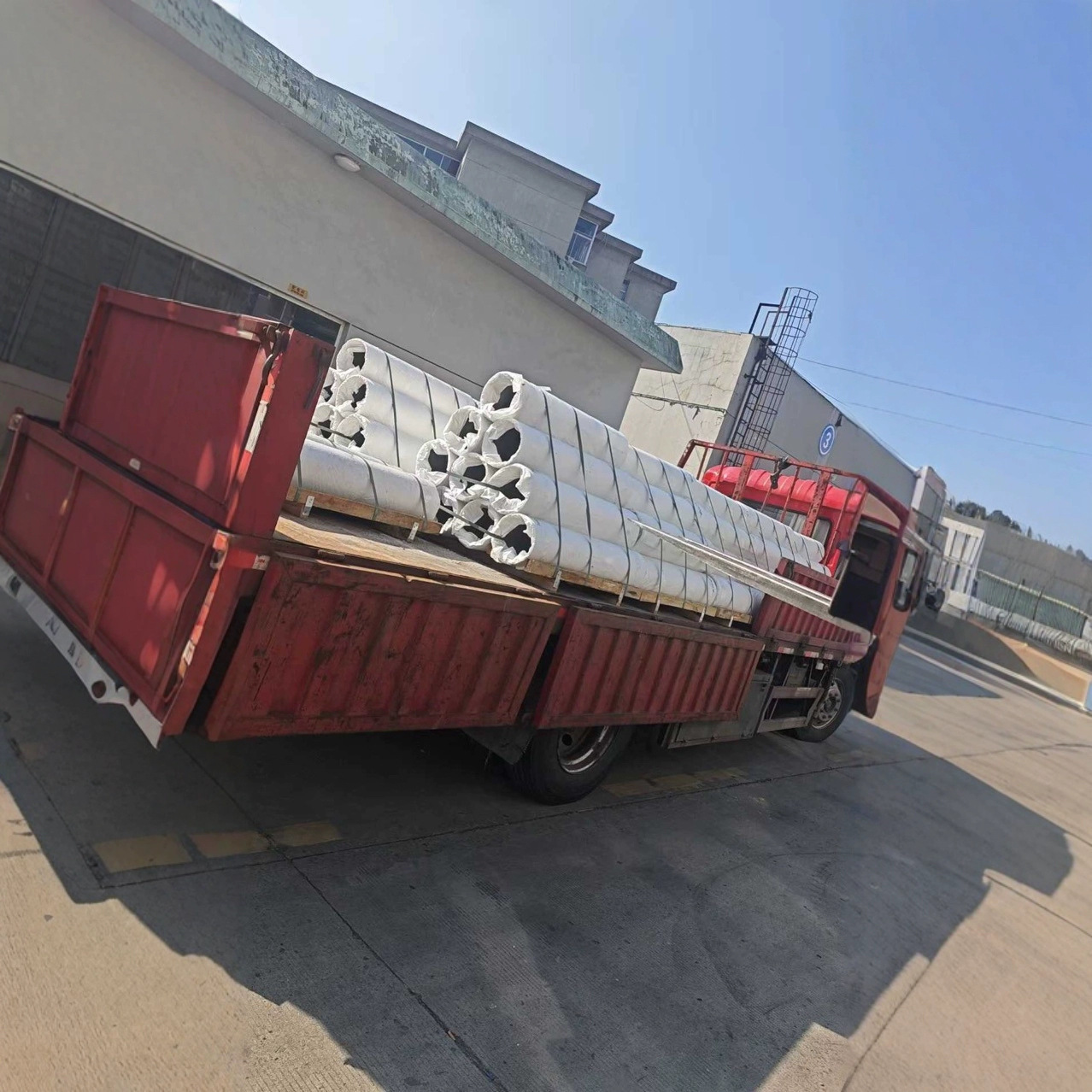 ¡Edición de tuberías! Placa de acero inoxidable 304 0.3 / 0.4 / 0.5mm de ancho 1m de aislamiento térmico anticorrosión