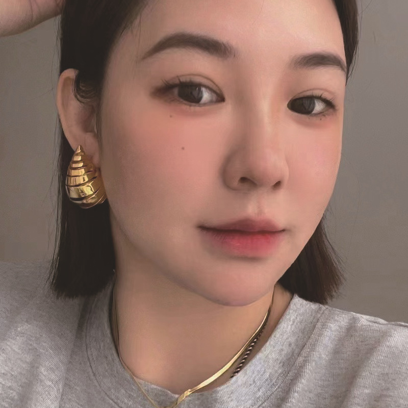 16g Weight 1 Pair Simple Style Waves Irregular Plating Pleated Metal Ear Studs