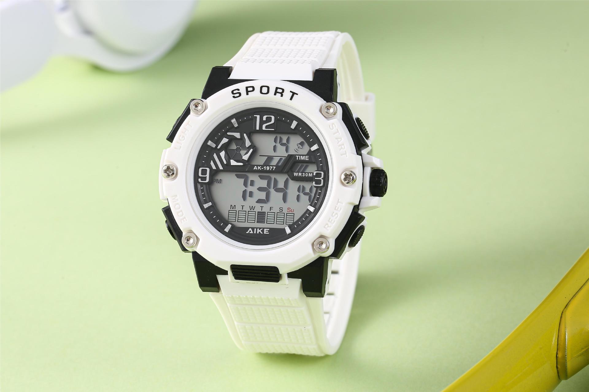 Nuevo hombre al aire libre reloj electrónico de montaña para estudiantes de secundaria y secundaria multifuncional impermeable reloj electrónico de alarma de luz nocturna