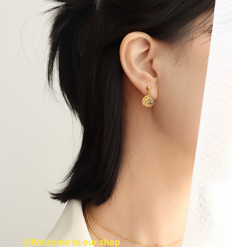 Fashion Gold Geometric Titanium Steel Earrings display picture 1