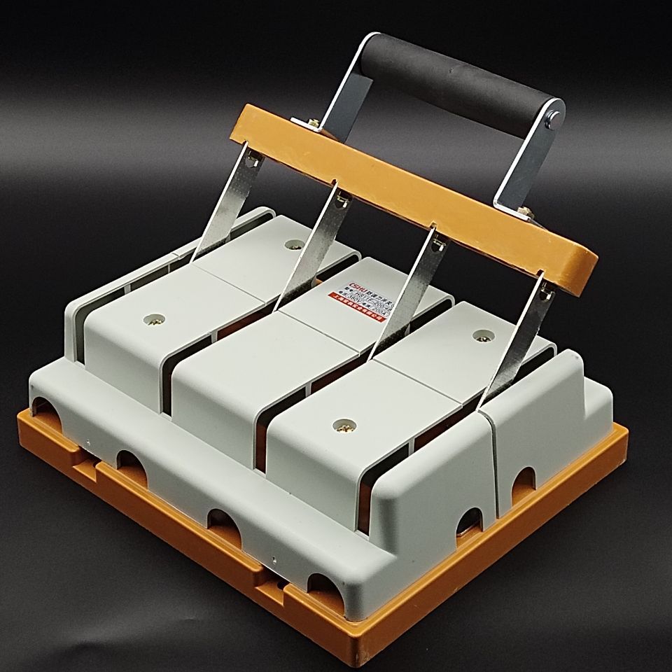 F6A8BCE78DC0BB297D5A4AB320EB2E