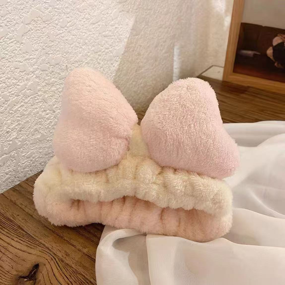 Otoño y invierno dibujos animados peluche lavar la cara cinturón de cabello máscara de mujer lavar la cara cinturón de cabello impermeable estereoscópico impermeable adornamientos de cabello al por mayor