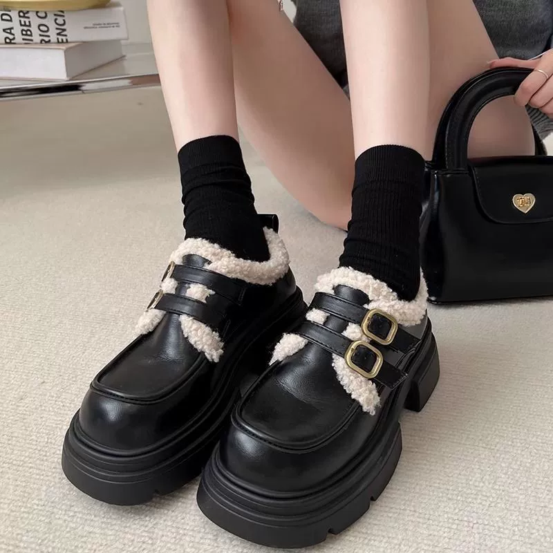 Корейская версия ретро английский стиль плюс бархатные кожаные туфли женские 2023 новые осенние и зимние дикие теплые плюшевые хлопчатобумажные туфли Lefu