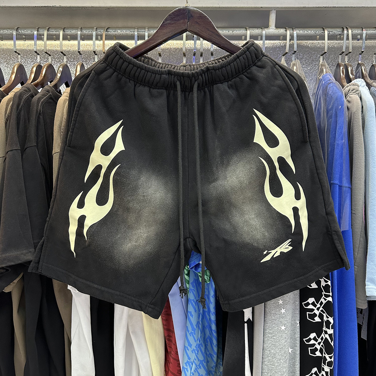 Hell Star lavando y desgastando pantalones cortos casuales 2024 verano nuevo estilo marca de moda europea y americana hip-hop pantalones de cinco puntos hombres y mujeres