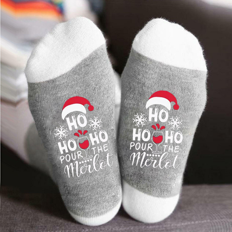 Calcetines navideños con letras de colores en contraste, estampado de muñeco de nieve, calcetines unisex de algodón con elementos navideños para comercio exterior.