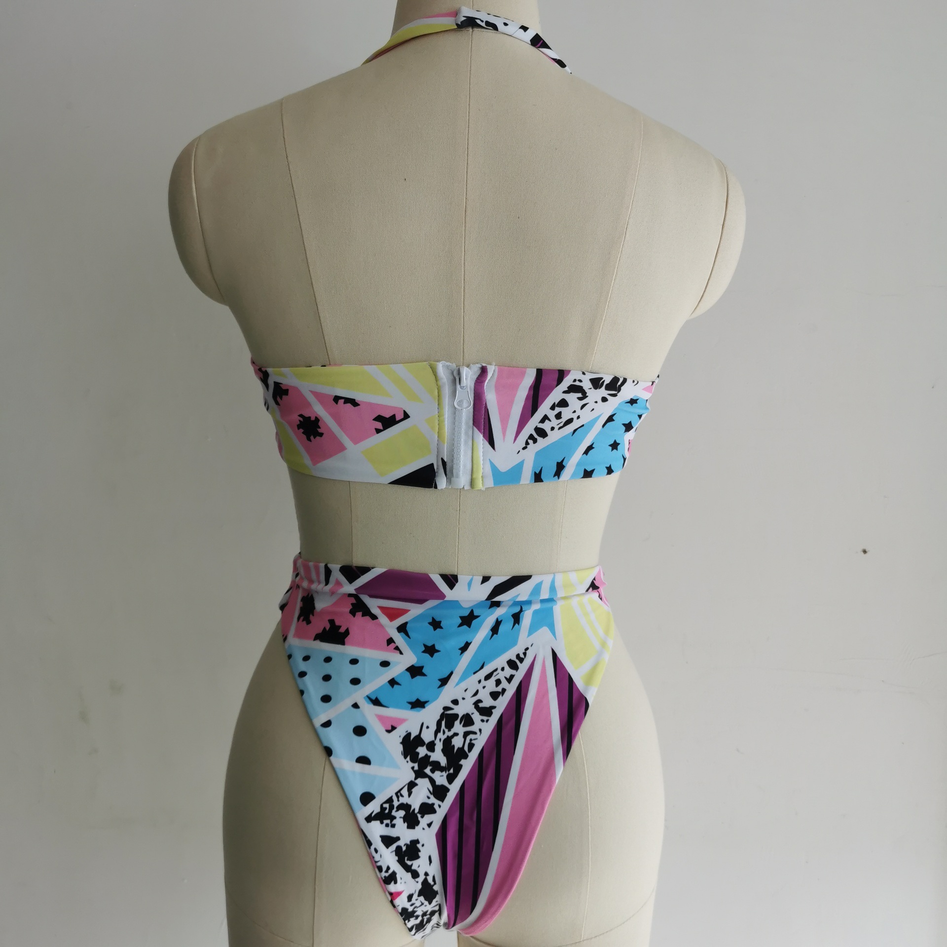 140g Weight Sleeveless Sleeve Length Pullovers Placket Type Nylon, Polyester Fabric Type Regular Top Length Bodysuit Tops Type 1 Piece Quantity Swimming Pool, Swimming Occasion Halter Neck Neckline Breathable Function Skinny Fit Type Solid Color Pattern Women'S Gender Fashion Style Women's Fashion Solid Color 1 Piece One Piece 1