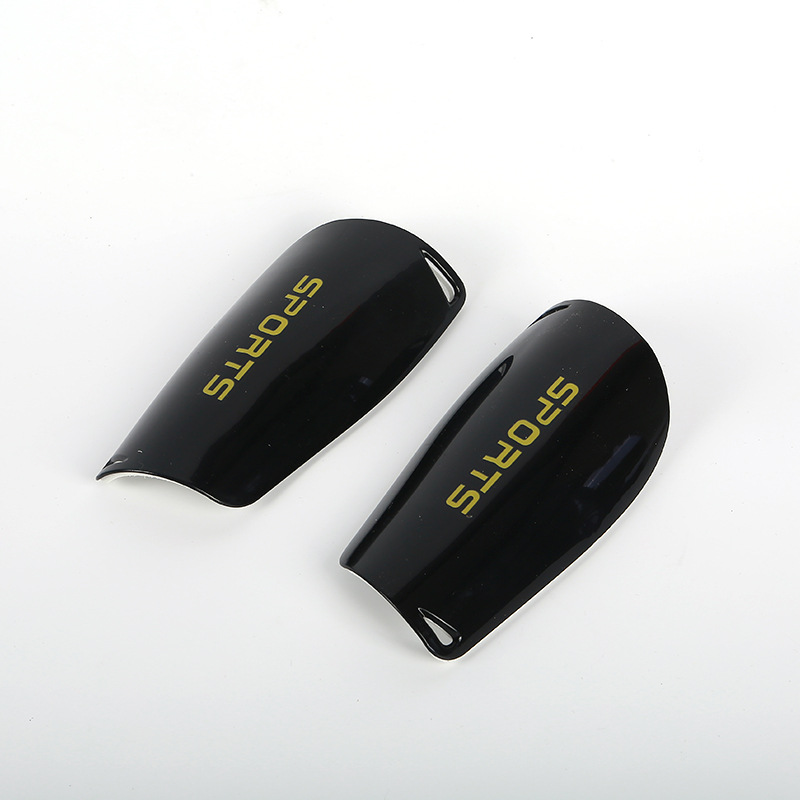 Venta al por mayor adulto fútbol pierna guardia deportes pierna guardia duro PVC engrosada insertar guardia de los niños equipo de protección pie guardia