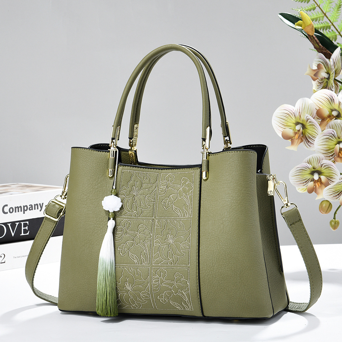 2026 nuevo estilo nacional flores bordadas bolsas de regalo del Día de la Madre bolsas de mano de gran capacidad en stock