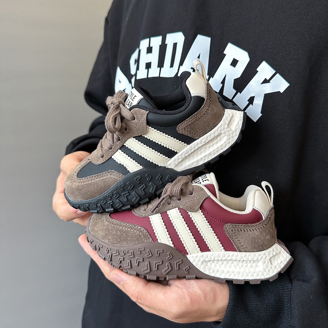 Zapatos deportivos para niños otoño y invierno 2025 nuevos zapatos casuales para niños zapatos de corrida suaves para niñas calentadores y zapatos de algodón