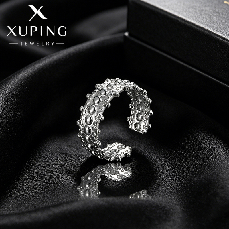 Xuping anillo de abertura dulce y fresco de acero inoxidable color primario europeo y americano textura tridimensional transfronteriza anillo de geometría personalizada al por mayor