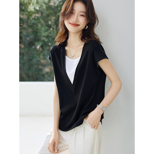 Stylish mock two-piece layered T-shirt for 2025 summer, new summer cool minimalist V-neck top T-shirt