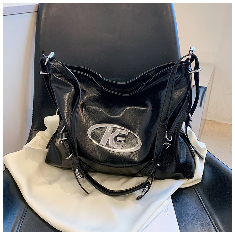 Tragbare, modische Strukturtasche mit großem Fassungsvermögen für Damen, neue Pendler-Einkaufstasche, einfache Achseltasche für alle Gelegenheiten, 2023_voghion.com