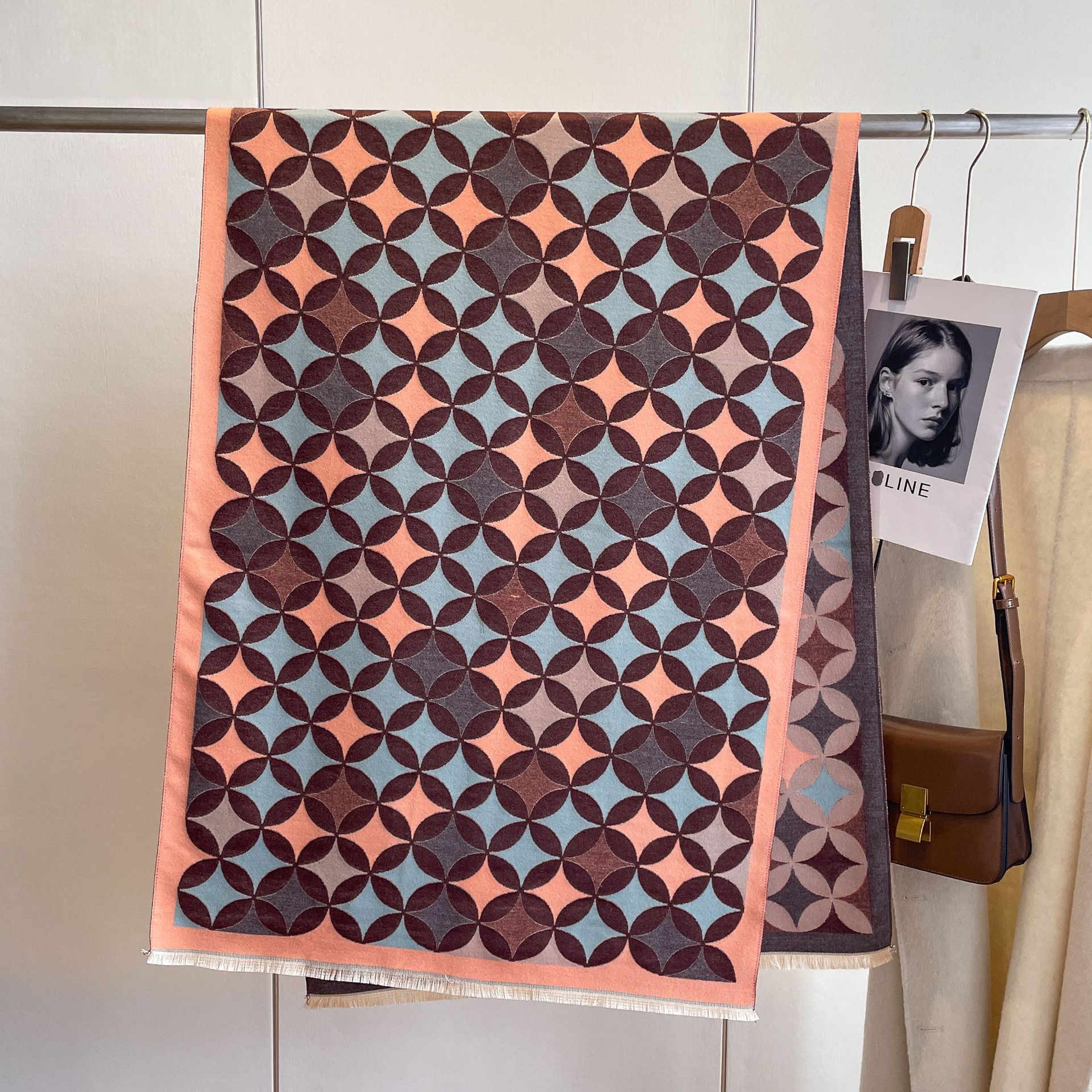 Otoño e Invierno estilo coreano versátil clásico diamante a cuadros bufanda de Cachemira engrosada de las mujeres habitación con aire acondicionado bufanda caliente chal