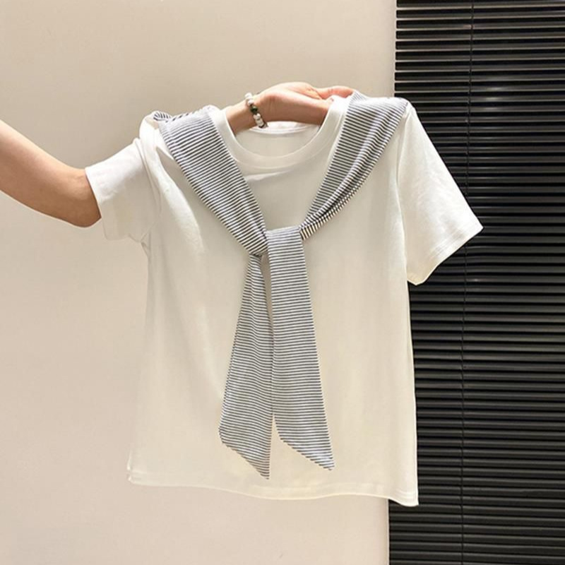 Korean-Style White Short-Sleeve T-Shirt with a Shawl for Women, 2026 Summer New Model, Slim Fit, Stunning and Uniquely Stylish Top