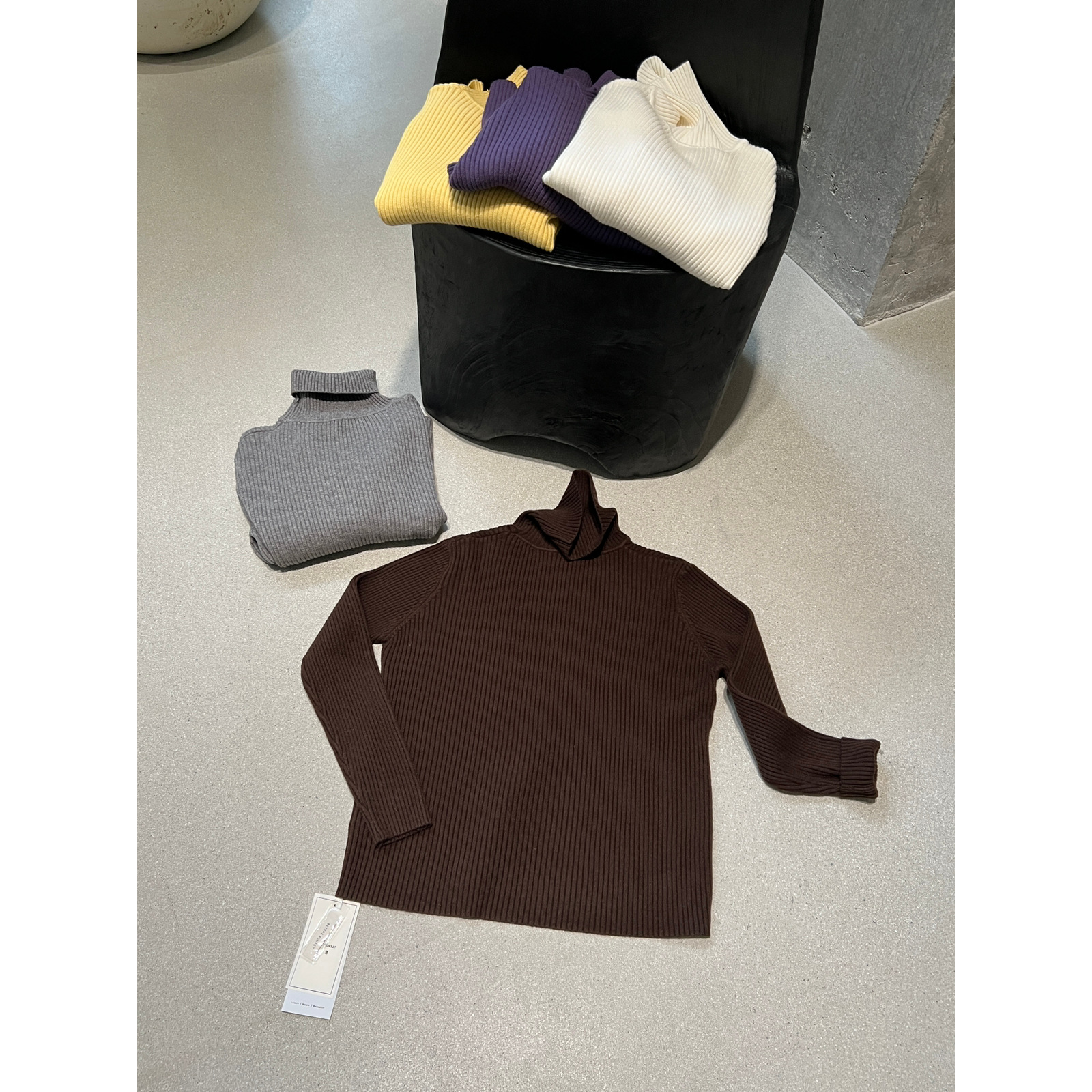 BEFORE SUNSET 日落-坑条纹理高领针织打底上衣针织衫G25W-C1158