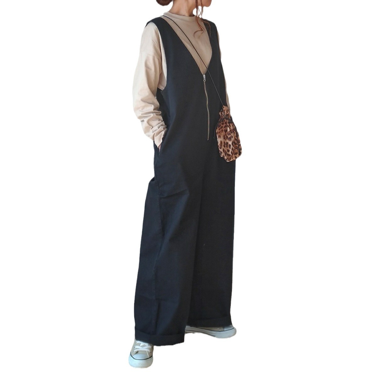En stock 3 colores estilo japonés 2023 verano nuevo color sólido cremallera correa de una pieza ancha pantalones de pierna delgada drapeado mono