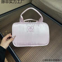 【热销】可爱卡通少女三层化妆包大容量便携外出百搭手提轻款包邮