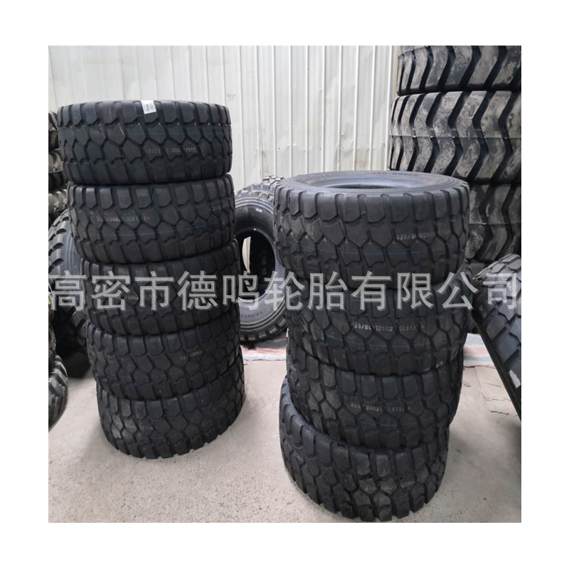 供应305 335 365/80R20 R18越野轮胎消防车吊车轮胎