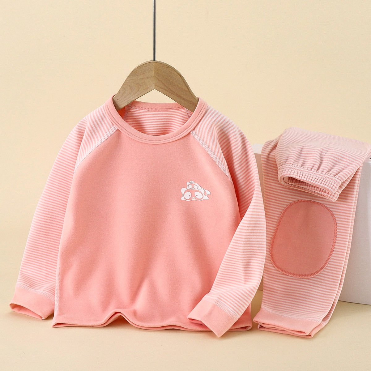KG02 traje deshuesado rosa