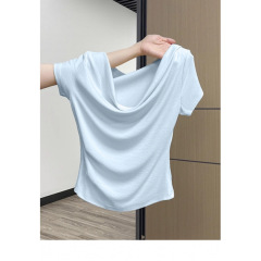 夏の女性用フレンチワンショルダー半袖Tシャツ、甘くてスパイシーなニッチデザイン、プリーツ、スリムフィット、美しいトップ
