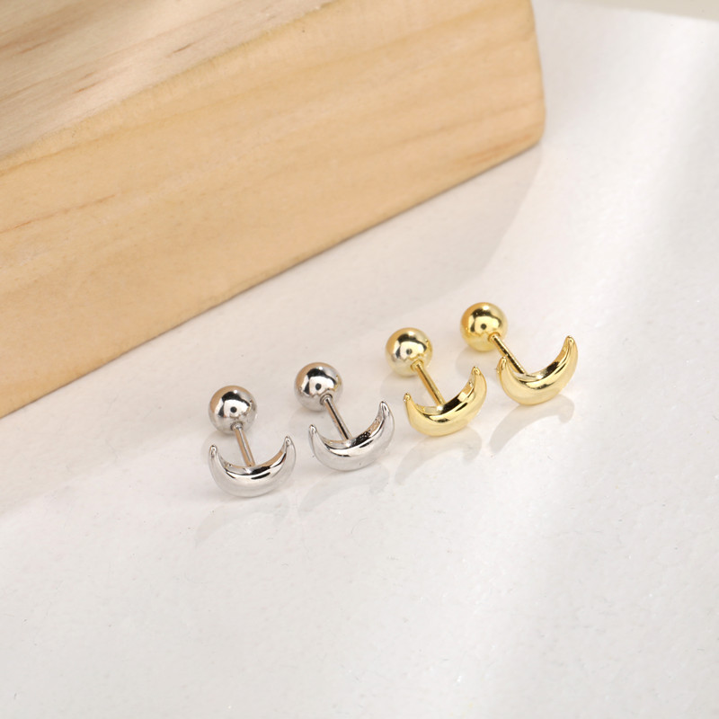 Simple Style Moon Silver Plating Ear Studs 1 Pair display picture 1