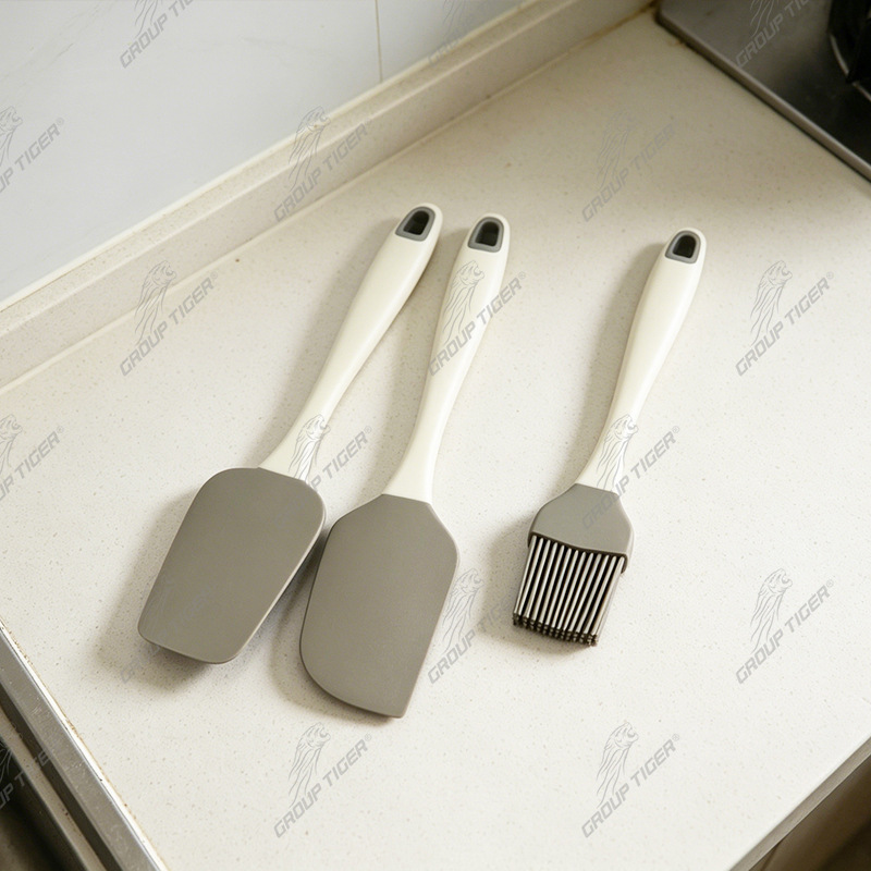 Qunhu silikon spatula kaşık seti modern minimalist mutfak ürünleri Yangjiang ürünü 2022 model silikon mutfak takımı