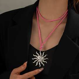 欧美跨境粉色项链多层小众时尚金属银色太阳吊坠饰品配件配饰暗黑
