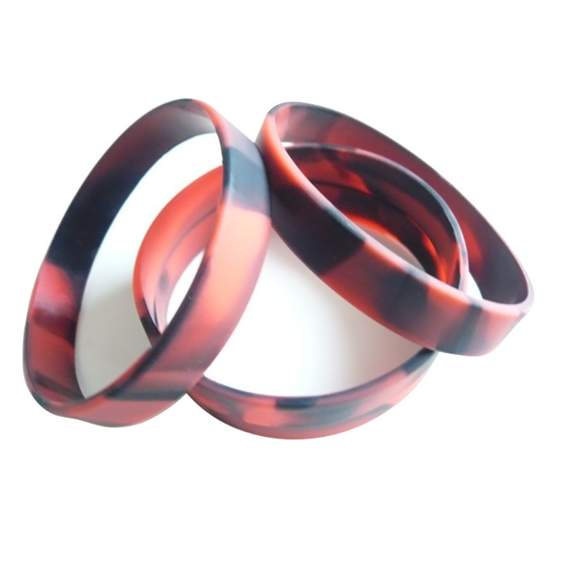 Customized corporate advertising gifts silicone hand with camouflage color silicone bracelet fashion silicone bracelet