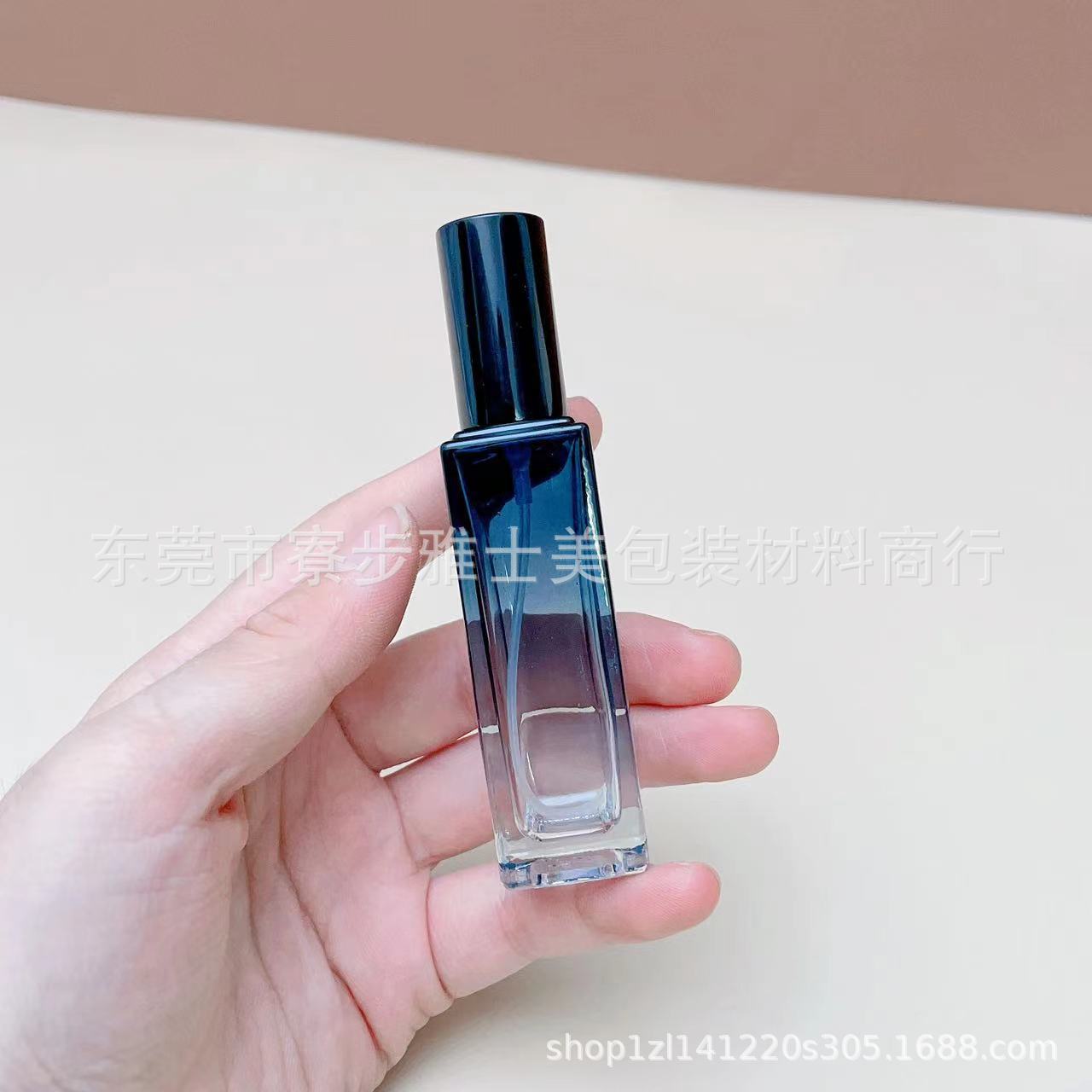 Muestra de perfume sub-botella de alta gama botella de aerosol portátil 10ml de vidrio avanzado sub-contenedor 5ml mini botella vacía