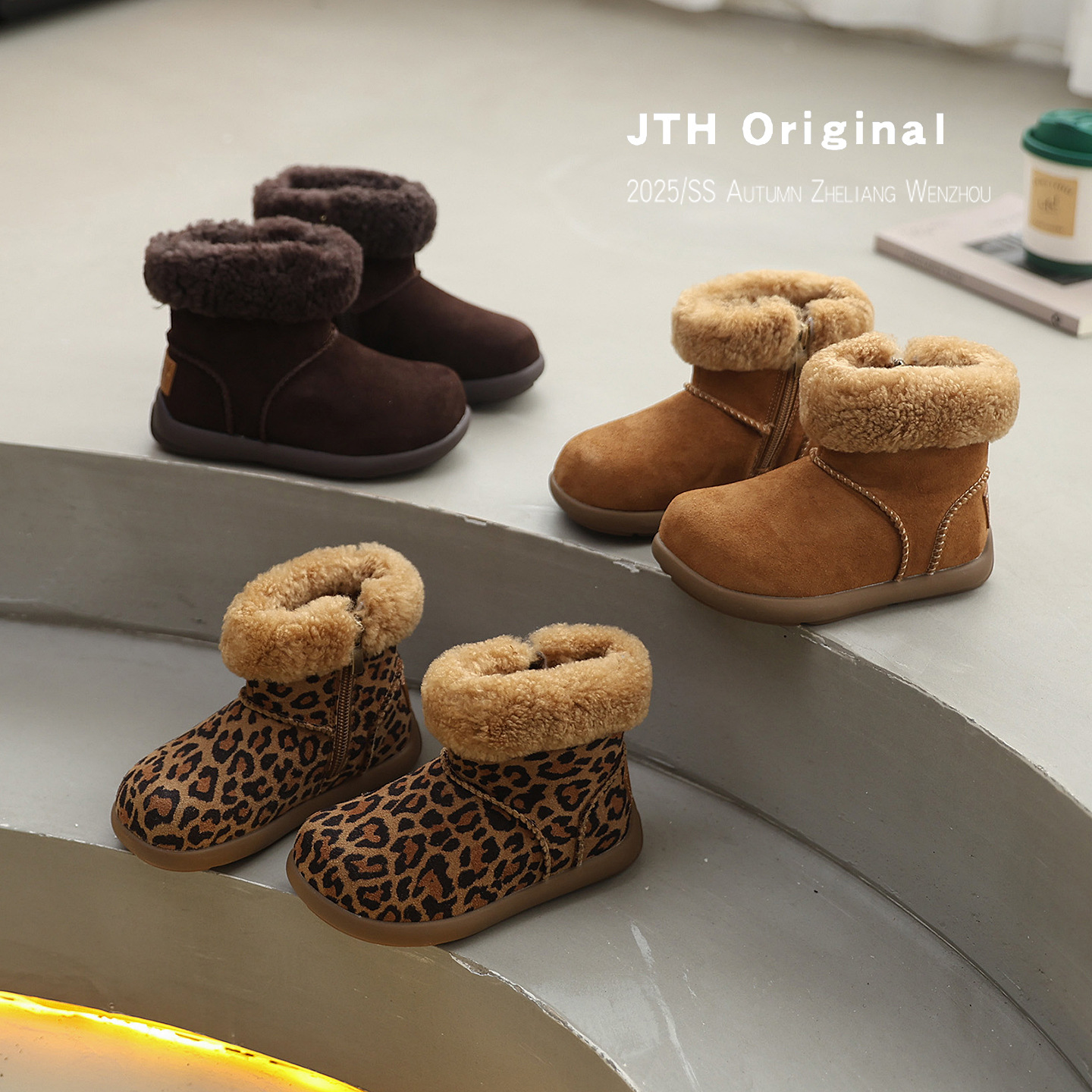 2025 New Winter Style Velvet Thickeneded Retro Snow Boots for Boys and Girls, Non-Slip Soft Sole Leopard Print Low-Cut Ugly Cotton Boots