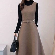 2025冬季韩版收腰背带裙新款长裙毛呢连衣裙女两件套套装打底加厚