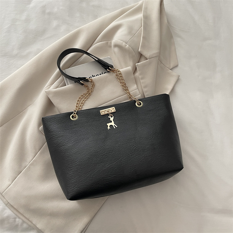 Bolsas de gran capacidad de mujeres de este año, cadenas de moda populares de hombro de alto nivel, bolsas de transporte polivalentes extranjeras