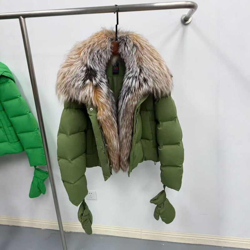 2025 New Winter Gloves Natural Fox Large Fur Collar down Jacket Women's Short Thickeneded Warm Fur Jacket 2025 New Winter Gloves Natural Fox Large Fur Collar down Jacket Women's Short Thickeneded Warm Fur Jacket