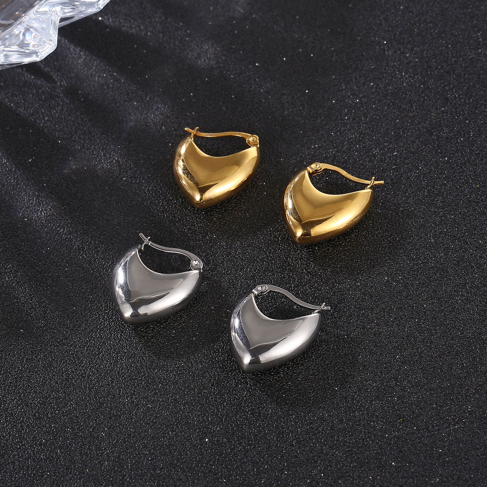 Fashion U Shape Stainless Steel Plating Metal Earrings display picture 1