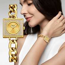 Yalalusi���A�M荷��PŮ��朗l�펧Ůʿ���r�К��|��ˮʯӢ���