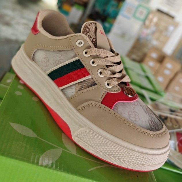 Nuevos zapatos de verano para mujer, zapatos de pato mandarín, zapatillas de malla, zapatillas de deporte de moda para mujer, zapatos casuales transpirables, fábrica al por mayor