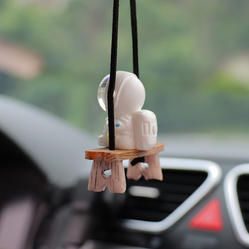 Wholesale a generation of creative astronaut car accessories car hanging car interior pendant car pendant car Crane