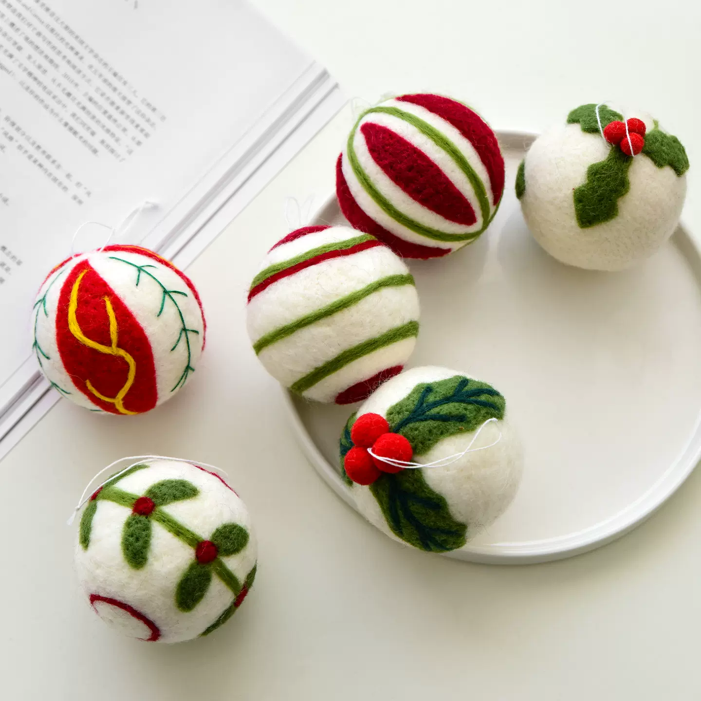 NUCHI跨境圣诞节装饰羊毛毡圣诞彩球手工异形球圣诞树装饰球挂件